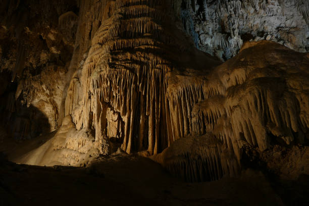 La investigación ha sido posible gracias al manejo de las últimas técnicas de datación de los carbones y restos de humo fosilizado en las estalagmitas de la cueva de Nerja. /Getty