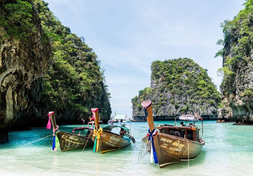 La isla de Phuket, situada al sur de Tailandia, es uno de los mayores destinos turísticos de este país.