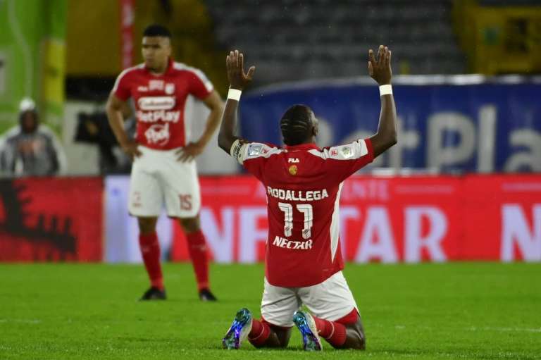 Santa Fe rescató un empate en El Campín, cuando parecía que Junior daba el golpe en la ida de la semifinal. Todo se definirá la próxima semana en la vuelta que se jugará en Barranquilla. Estas fueron las mejores imágenes.