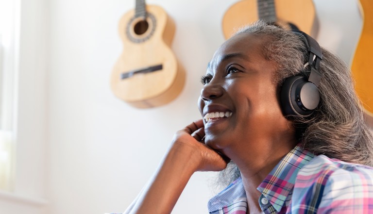 Los ojos también “bailan” de forma involuntaria cuando escuchamos música atentos