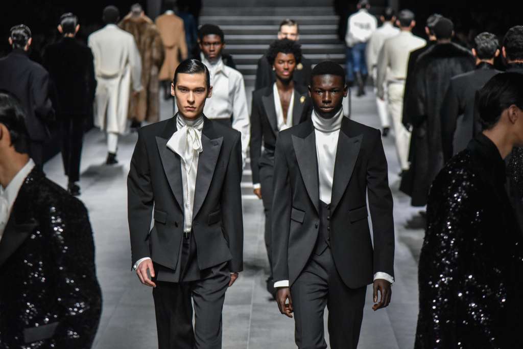 Milan (Italy), 13/01/2024.- Models present creations by Italian label Dolce and Gabbana during the Milan Fashion Week, in Milan, Italy, 13 January 2024. The Fall/Winter 2024/2025 collections are presented from 12 to 16 January 2024. (Moda, Italia) EFE/EPA/MATTEO CORNER