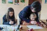 La escuela de arte de Mariúpol sigue activa, a distancia del hogar destruido