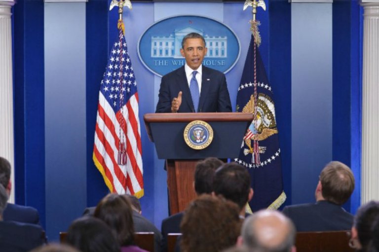 Acuerdo para evitar abismo fiscal está "a la vista" pero no es un hecho: Obama