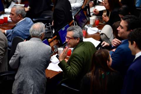 Fiscalía rastrea ubicación de exministros Ricardo Bonilla y Luis Fernando Velasco