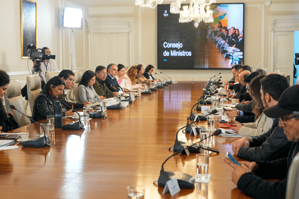 El presidente Gustavo Petro, quien lidera los consejos de ministros desde la Casa de Nariño, citó para este lunes a un cónclave del alto Gobierno para reconfigurar las fuerzas políticas que lo rodean,