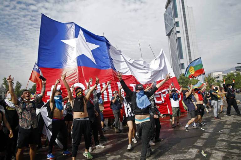 Intervención de Banco Central de Chile no detiene la caída del peso