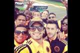Miles de hinchas inundan las calles de Bogotá para saludar a los jugadores de la Selección