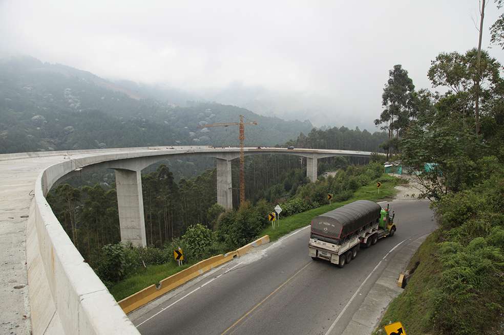 El proyecto Cruce de la Cordillera Central conecta Cajamarca (Tolima) con Calarcá (Quindío). / Cortesía - Invías