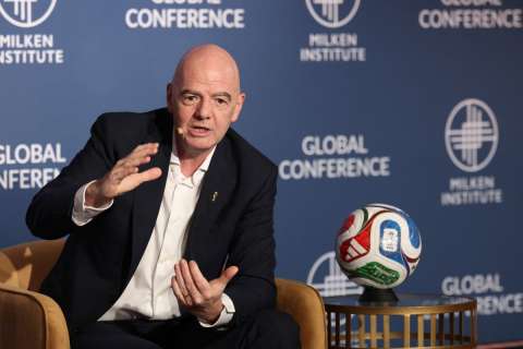 “Sé que hay otras cosas, pero hablemos de fútbol”: Gianni Infantino a 24 horas del Mundial