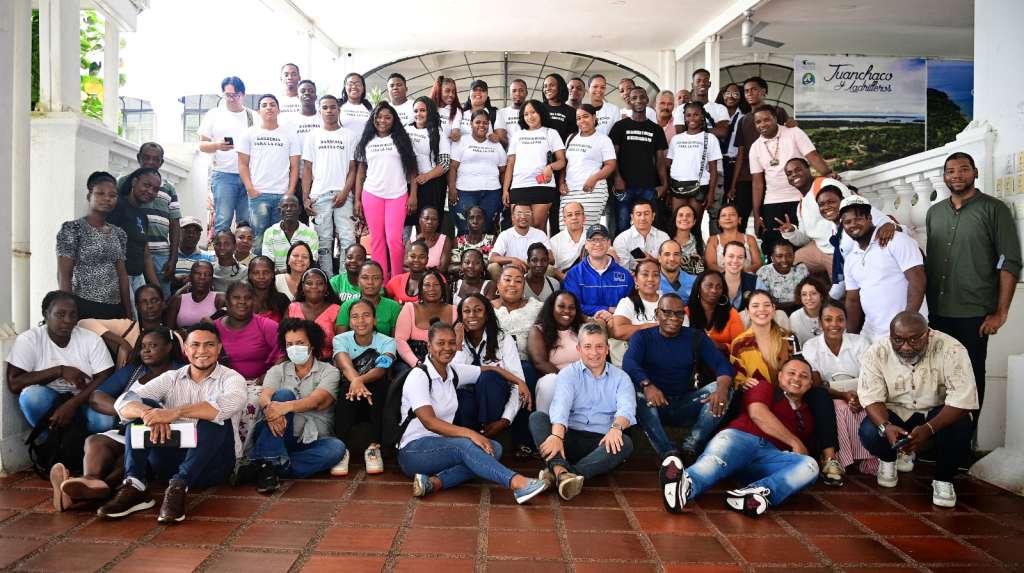 Las iniciativas fueron socializadas hace unos días ante una delegación de la Unión Europea en Colombia, ICTJ, la Diócesis de Buenaventura, Pastoral Socialm, la Misión de Verificación de la ONU en Colombia y la Misión de Apoyo al Proceso de Paz de la Organización de Estados Americanos (MAPP-OEA), con la presencia de algunos delegados del Gobierno.