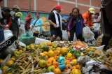 Vivir de las sobras, la única alternativa de algunos desplazados en Bogotá