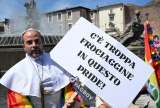 Las consecuencias para católicos LGBTQ+ del término ofensivo que utilizó el papa