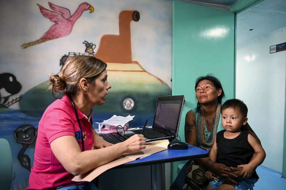 Agua contaminada e infeccionesEl segundo de los cuatro niveles del San Raffaele fue acondicionado con consultorios de medicina general, ginecología, pediatría y odontología. También se adecuó un laboratorio de muestras, una farmacia y un quirófano con sala de recuperación de dos camillas y unidad de esterilización.