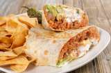 ¿Sin ideas para el almuerzo? Este wrap de pollo y aguacate te salvará el día
