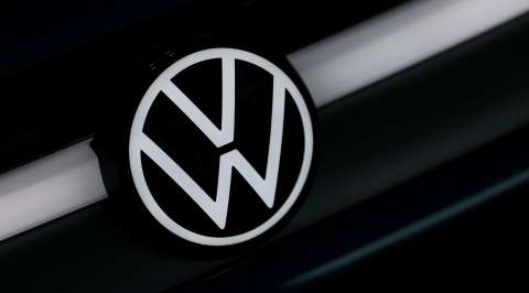 Volkswagen baraja hasta 100.000 recortes de empleo por presión en China