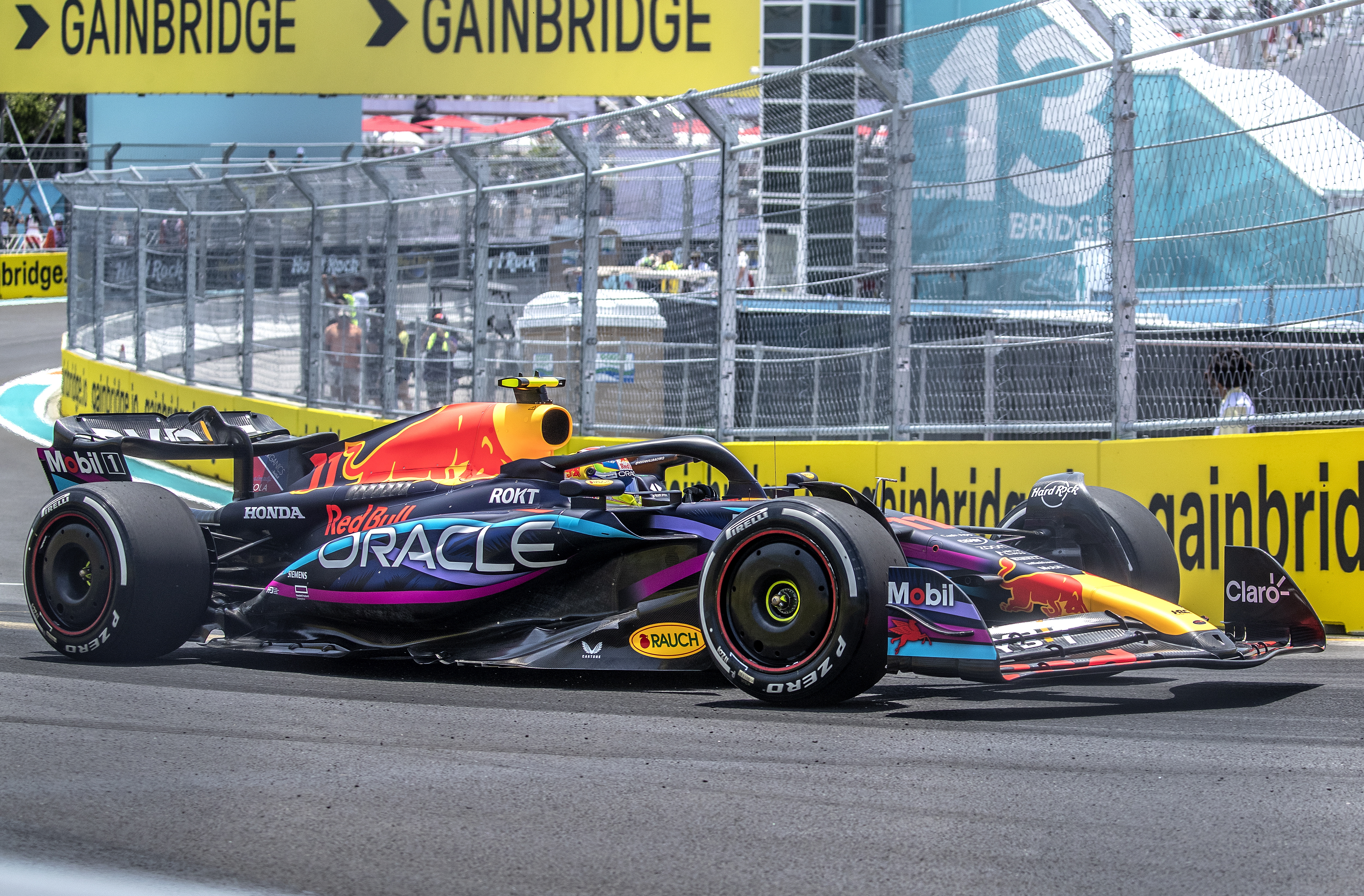 Miami Gardens (United States), 05/05/2023.- Mexican Formula One driver Sergio Perez of Red Bull Racing in action during the practice sessions for the Formula 1 Miami Grand Prix at the Miami International Autodrome in Miami Gardens, Florida, USA, 05 May 2023. The 2023 Formula 1 Miami Grand Prix takes place on 07 May 2023. (Fórmula Uno, Estados Unidos, Roma) EFE/EPA/CRISTOBAL HERRERA