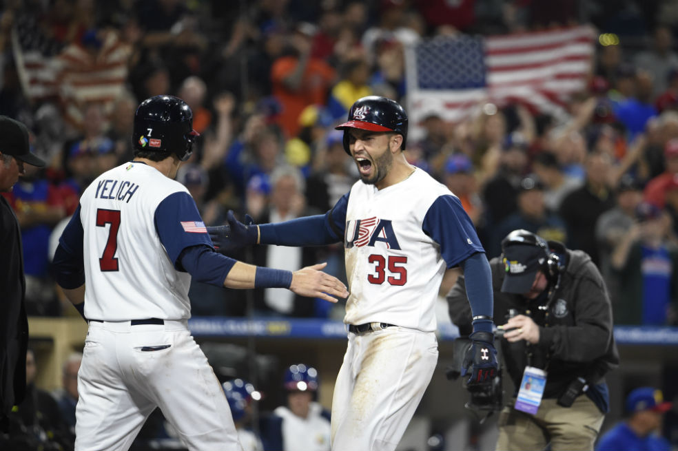 Estados Unidos venció a Venezuela en su primer partido en la segunda ronda del Clásico Mundial de Béisbol. / AFP
