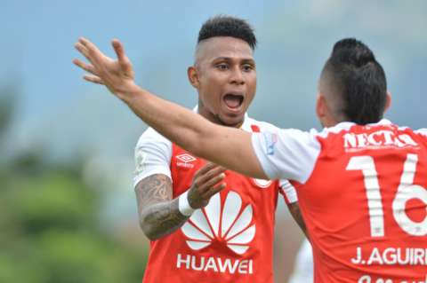 Con doblete de Arley Rodríguez, Santa Fe ganó y se mantiene con vida en la liga