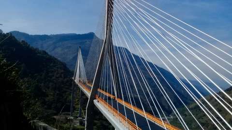 Contraloría abrió proceso por daños en la construcción del puente Hisgaura