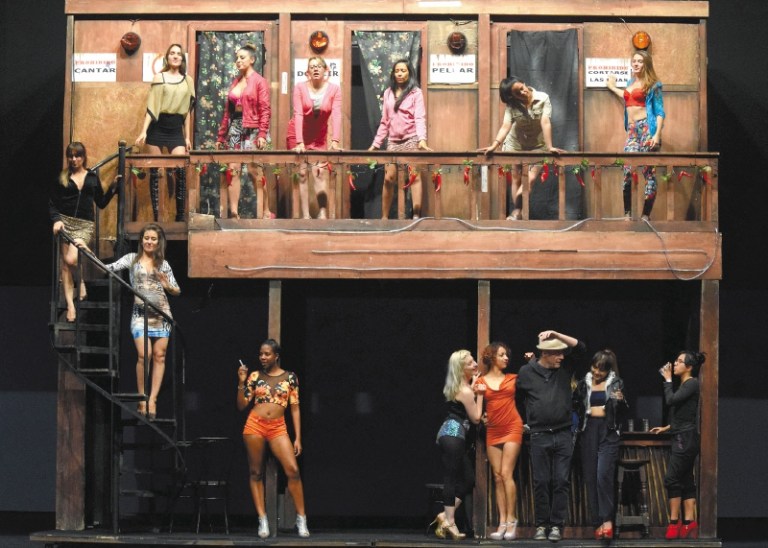 La ópera Mahagonny: Una reflexión sobre la decadencia de la sociedad