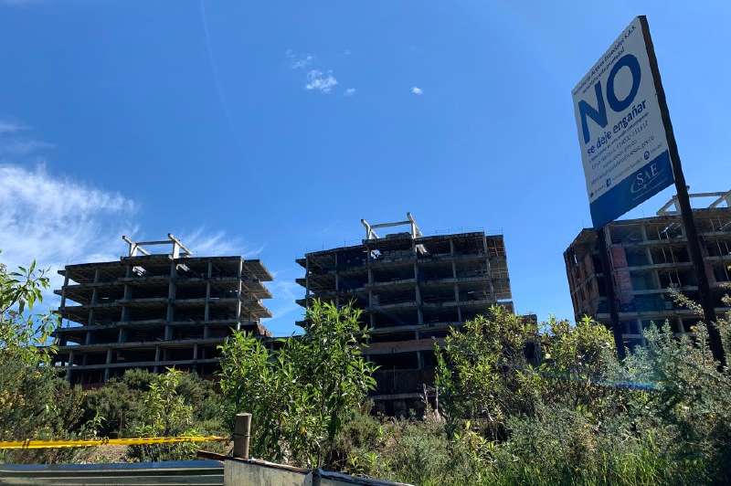 Hoy las estructuras que se lograron construir en los predios del proyecto Meritage están en total abandono. / Archivo Particular
