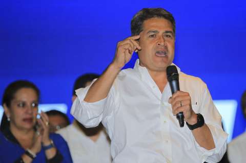 Juan Orlando Hernández inicia segundo mandato en Honduras en medio de protestas