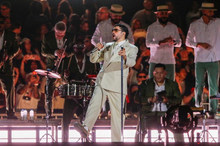 Bad Bunny protagonizó una reimaginación de la obra “Washington cruzando el Delaware”