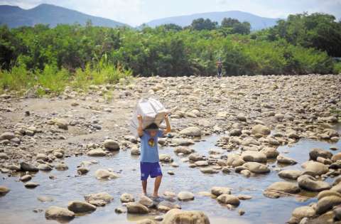 El negocio migratorio de las bandas criminales en la frontera