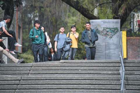 Becas de Colfuturo para 2026, en riesgo por posible falta de recursos