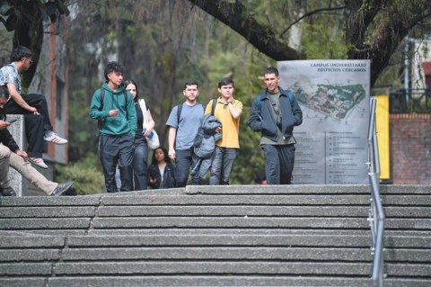 Becas de Colfuturo para 2026, en riesgo por posible falta de recursos