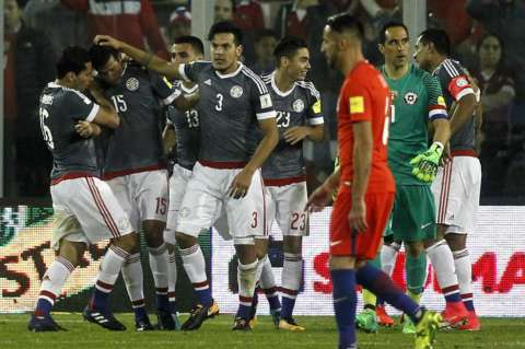 Paraguay sorprendió a Chile y revivió en la eliminatoria
