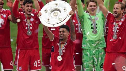 Luis Díaz levantó el trofeo de la Bundesliga: así fue la celebración en Alemania
