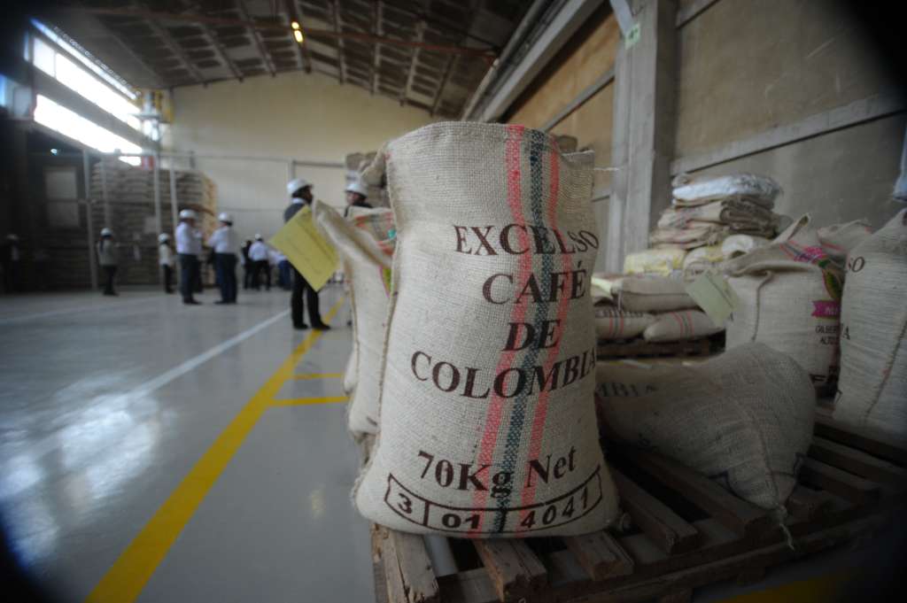 Centro logístico integral de café, cuenta con 4.400 metros cuadrados de área construida, 14 metros de altura, siete muelles con plataformas hidráulicas y puertas eléctricas; Centro que pertenece a la empresa Almacenes de Depósito de Café (Almacafé).