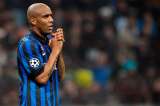 Manchester City anuncia el fichaje de Maicon