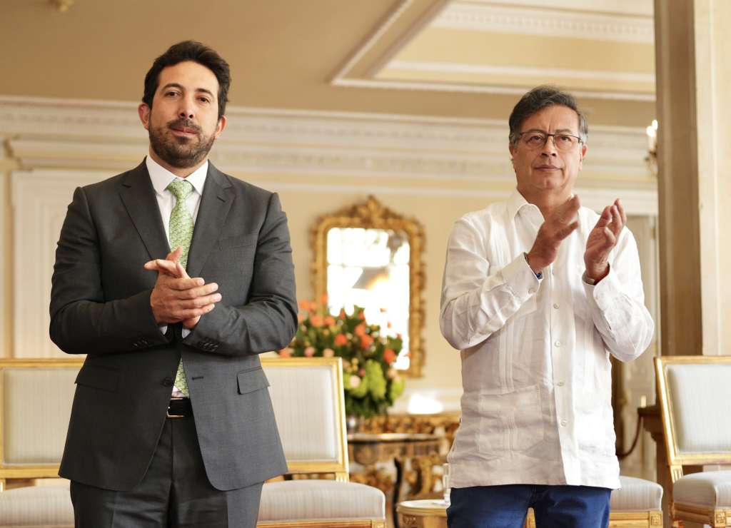 Ministro de Hacienda, Diego Guevara, y presidente Gustavo Petro.