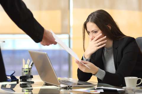 ¿Cuál es el plazo para despedir a un trabajador cuando hay justa causa?