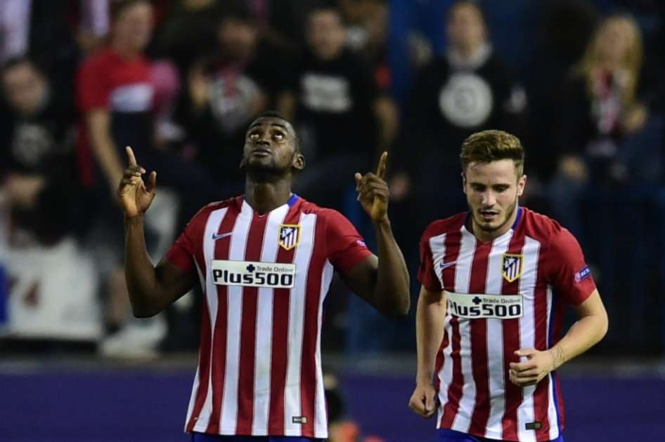El delantero colombiano Jackson Martínez celebra su primer gol en Champions con el Atlético de Madrid ante el Astana. / AFP