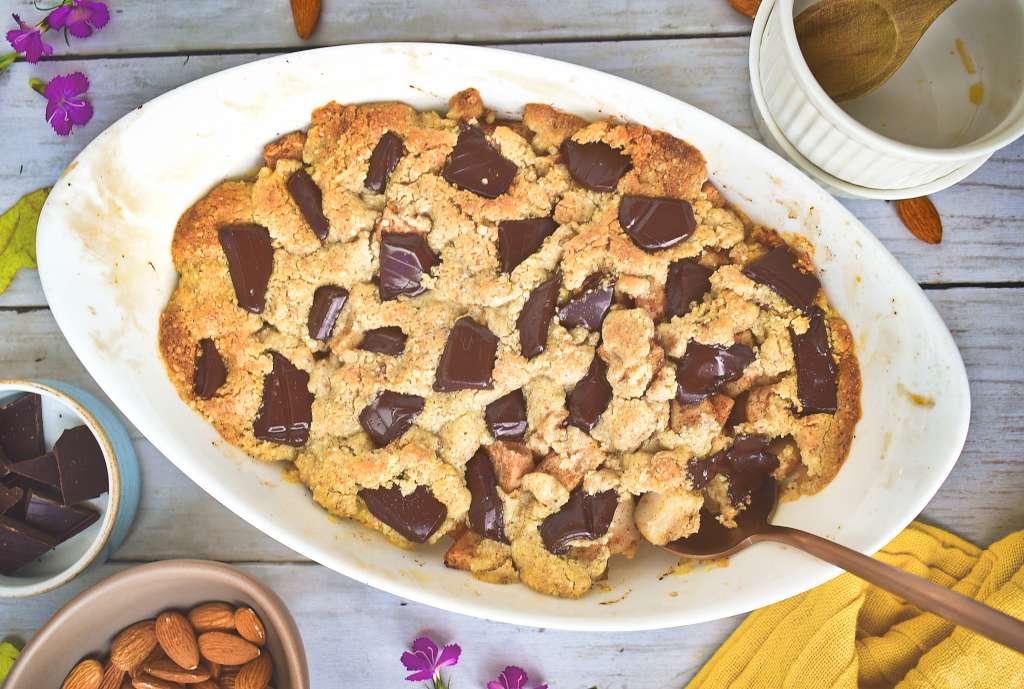 Crocante de pera y chocolate sin azúcar refinada