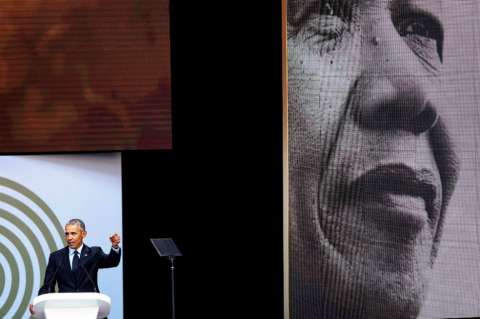 En imágenes: El homenaje de Obama a Nelson Mandela