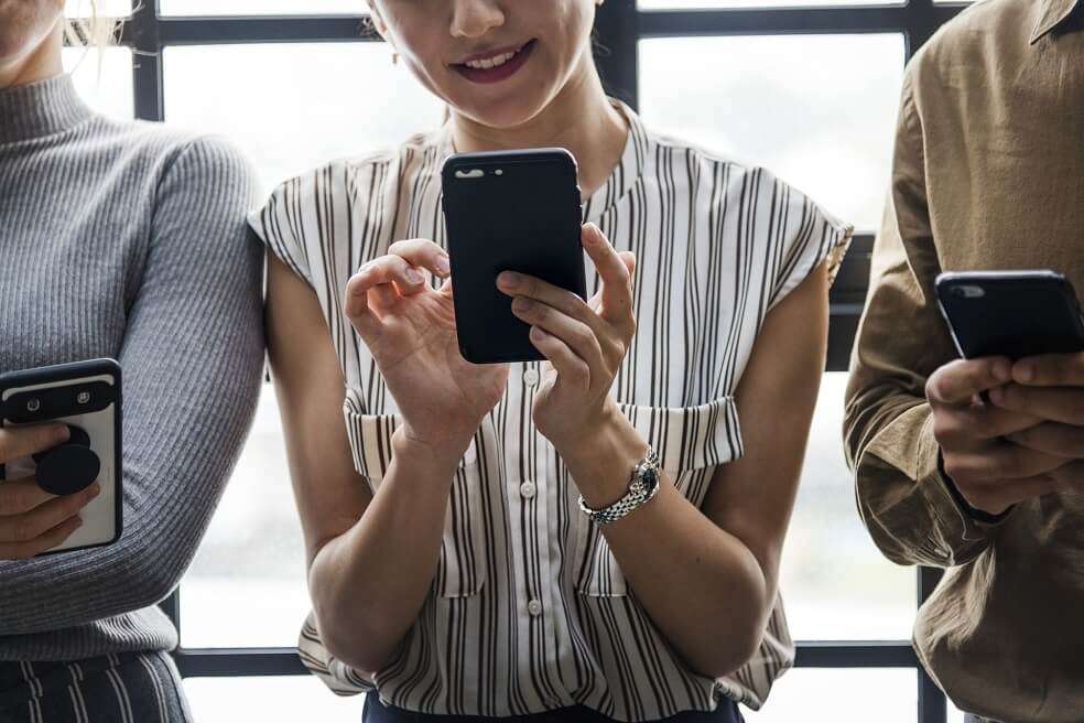 El año pasado, cerca del 30% de jóvenes de Corea del Sur, que tenían entre 10 y 19 años, fueron clasificados como “demasiado dependientes” a sus celulares. / Pixabay