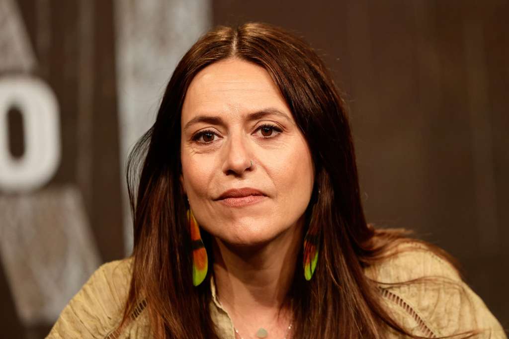 AME8624. BUENOS AIRES (ARGENTINA), 13/11/2025.- La actriz española, Itziar Ituño Martínez, habla durante una entrevista con EFE este miércoles, en Buenos Aires (Argentina). Ituño quien interpreta a la inspectora Raquel Murillo en 'La casa de papel', expresó su preocupación por los recortes públicos en el cine argentino y advirtió del peligro de que quede en manos privadas, con motivo de la presentación de la película "Pensamiento lateral" en el 40 Festival Internacional de Cine de Mar del Plata. EFE/ Juan Ignacio Roncoroni