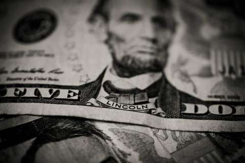 Inicio, variaciones y cierre del precio del dólar en Colombia hoy 10 de marzo
