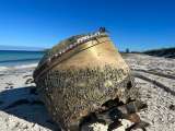 Encuentran un pedazo de basura espacial en una playa