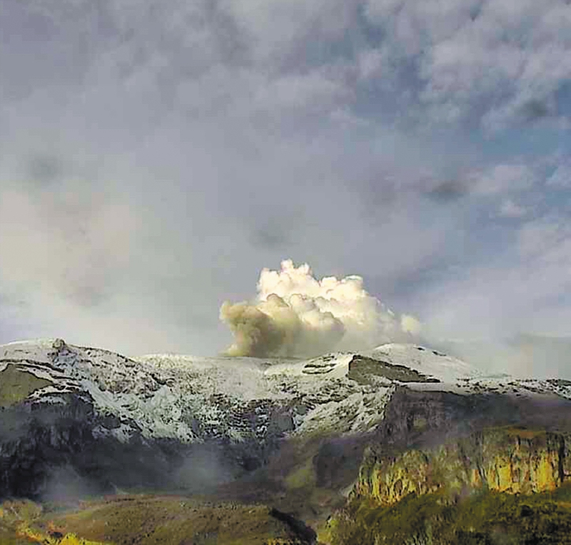 Así se veía el nevado del Ruiz el 1.° de abril de 2023. / Servicio Geológico Colombiano