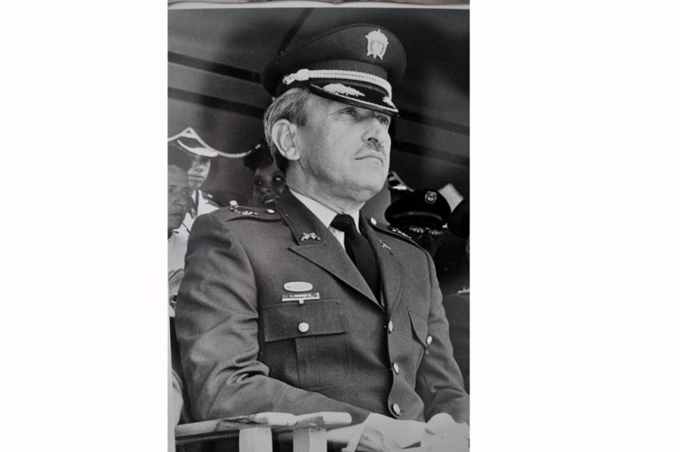 El sacrificio anunciado de un coronel