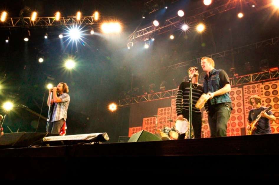 Pearl Jam durante un concierto en Chile.