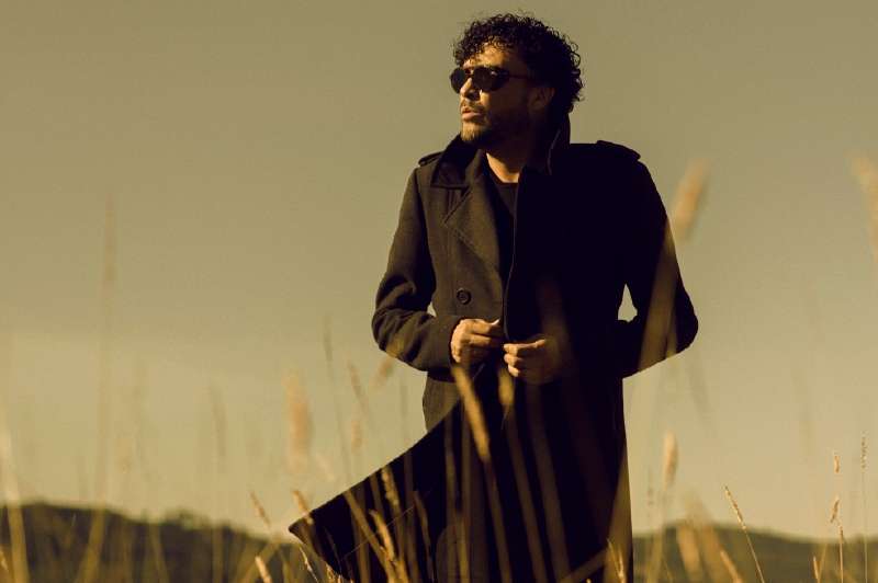 En “Cepeda en tablas, mil canciones que contar”, Andrés Cepeda comparte escenario con su banda y los actores Yury Vargas y John Alex Toro. La invitada especial será Majida Issa.