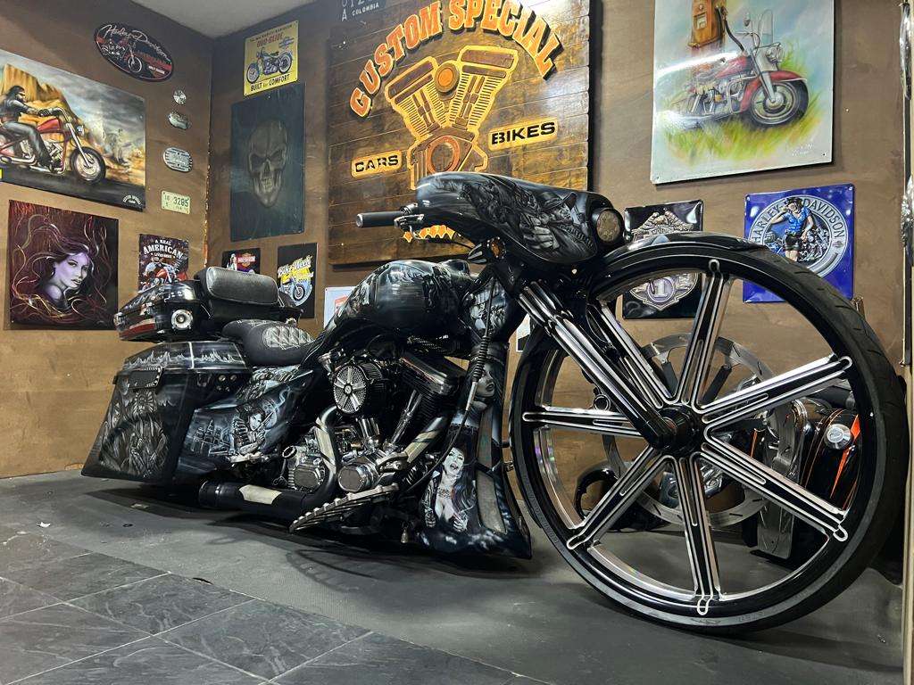 Esta es la Harley Davidson Bagger, modelo 2000 con Motor 1800, única en Colombia y que será parte de las motocicletas de la exposición.