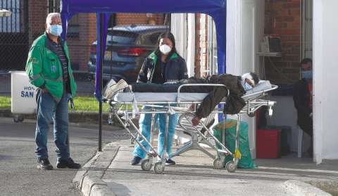 Los otros afectados por los picos de la pandemia en Bogotá