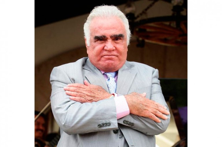 Vicente Fernández fue dado de alta y ya está en su rancho